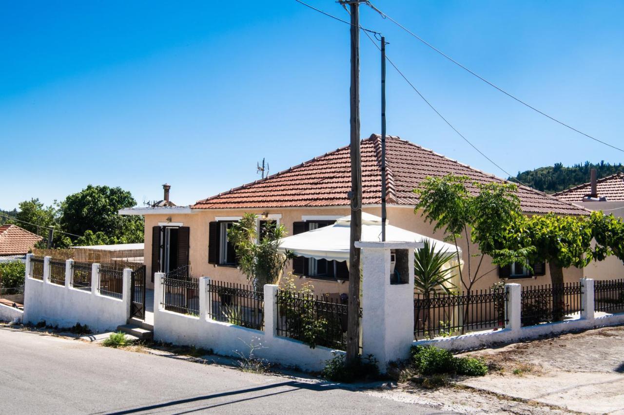 Irinis House Villa Komílion Exterior photo
